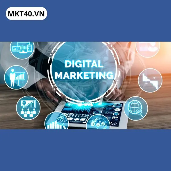 Học vi&ecirc;n t&igrave;m hiểu kiến thức Digital Marketing qua chương tr&igrave;nh đ&agrave;o tạo kết hợp l&yacute; thuyết v&agrave; thực h&agrave;nh